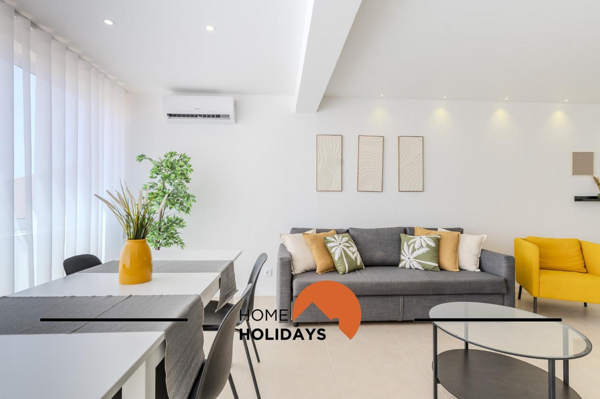 #171 Pateo 2 Flat By Holidays *