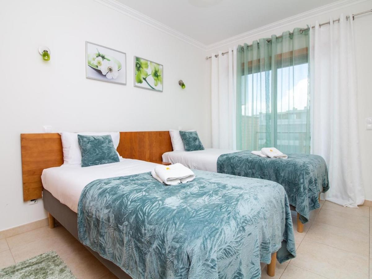 White 62 House - Private Terrace & Holiday home