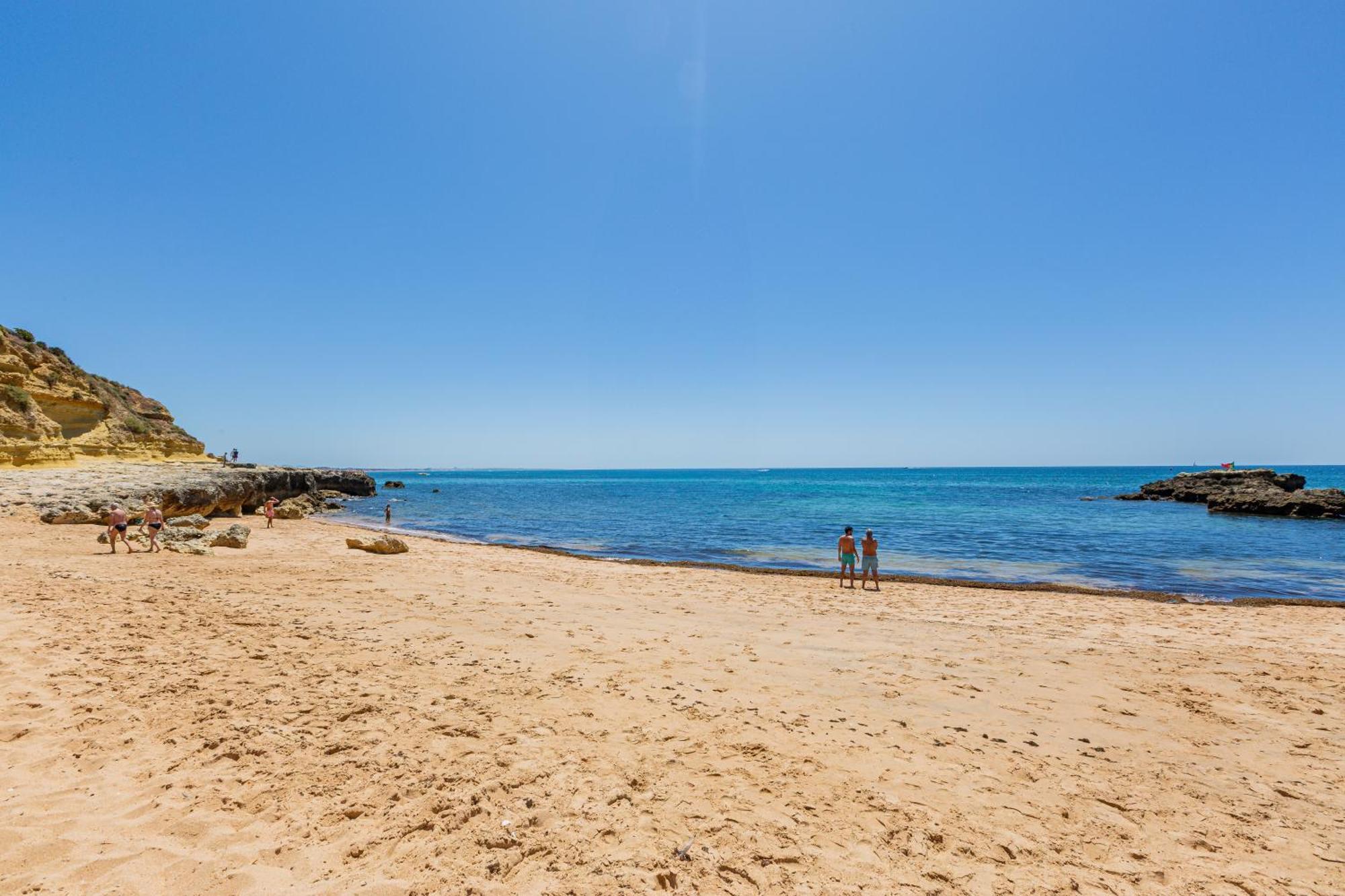 Beachfront Dos Aveiros Apartment Albufeira