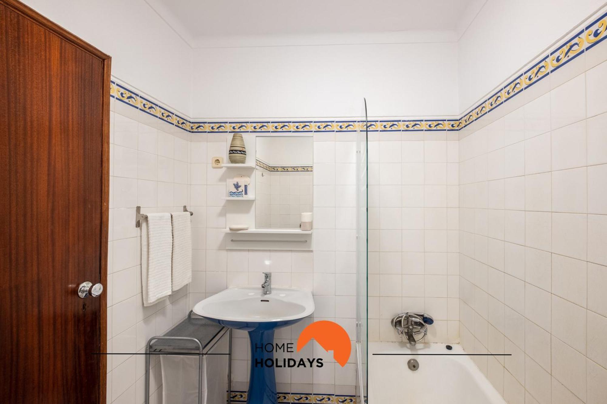 #022 T2 Velamar By Holidays