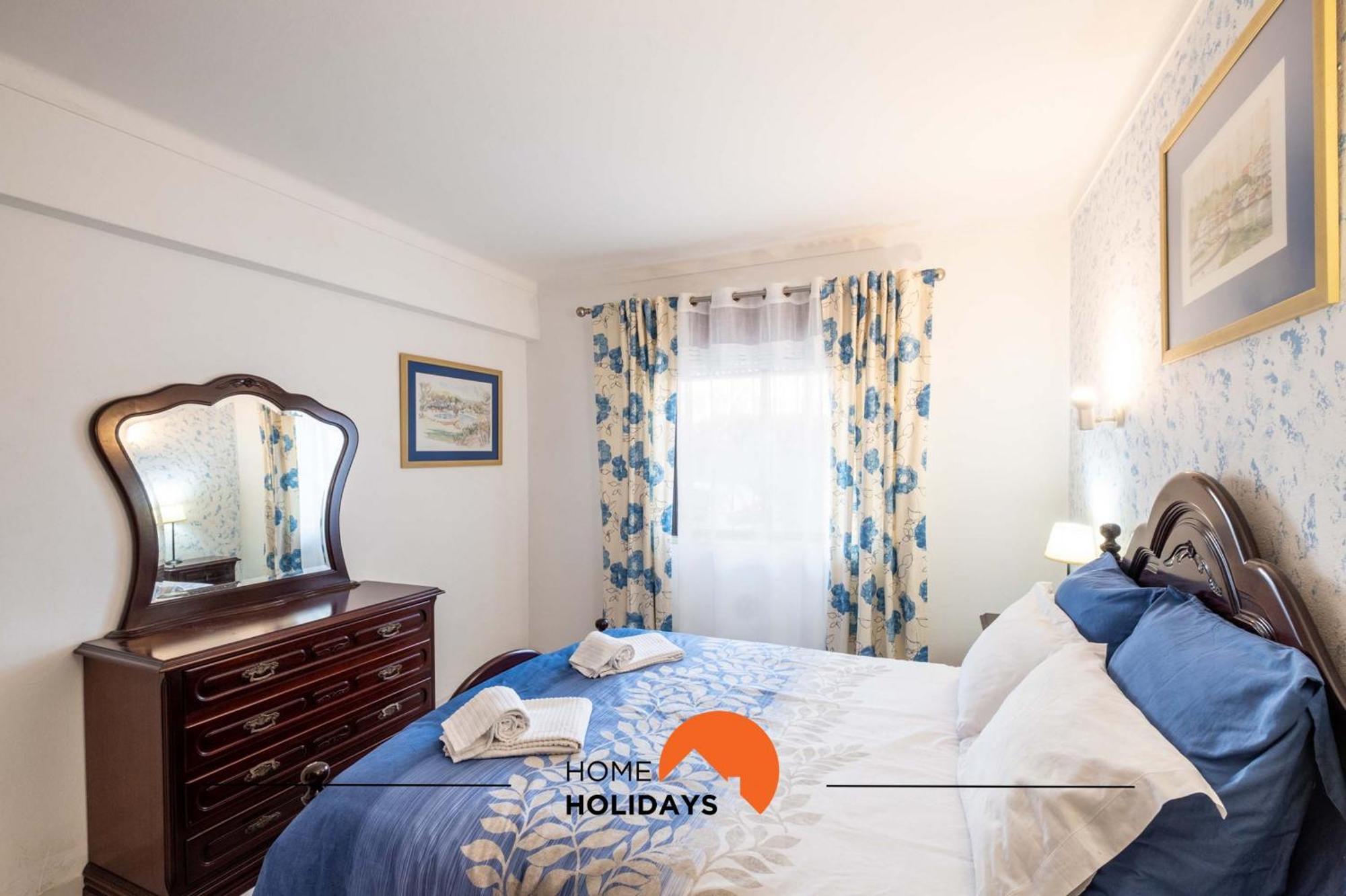 #022 T2 Velamar By Holidays