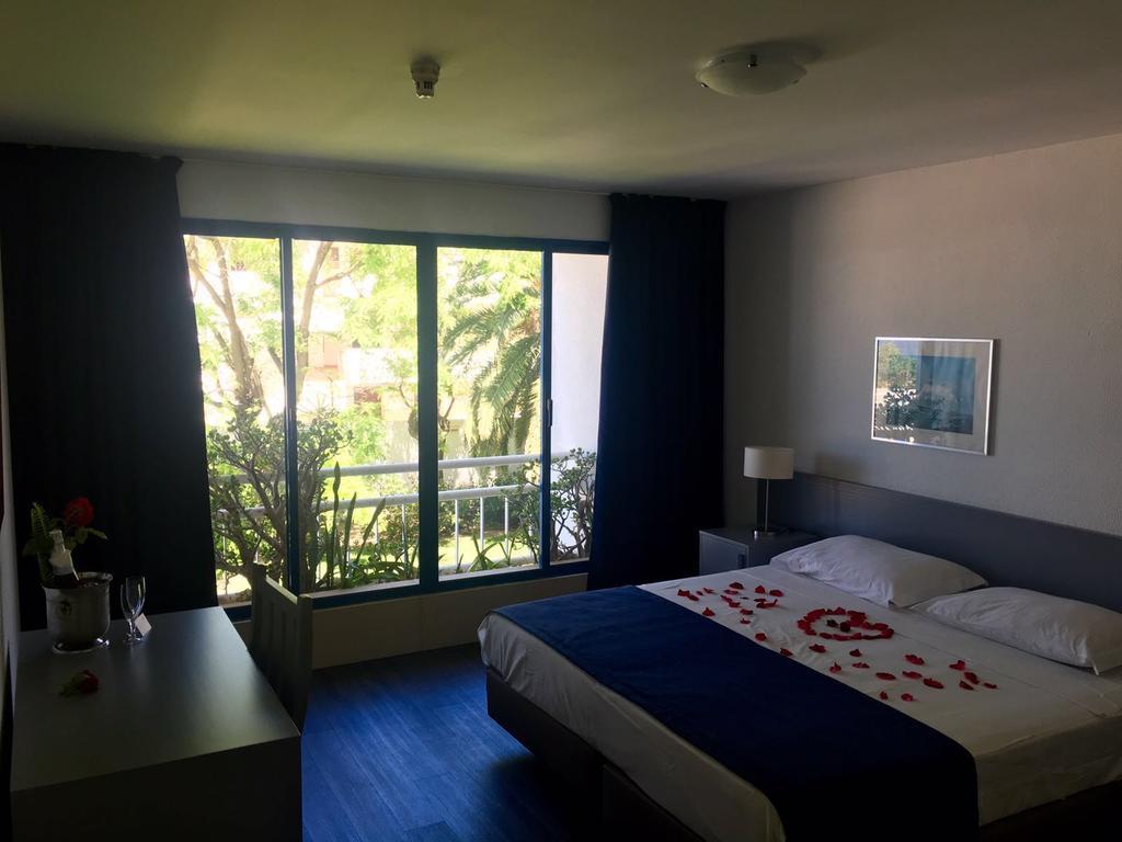 Almar Apartamento 3*