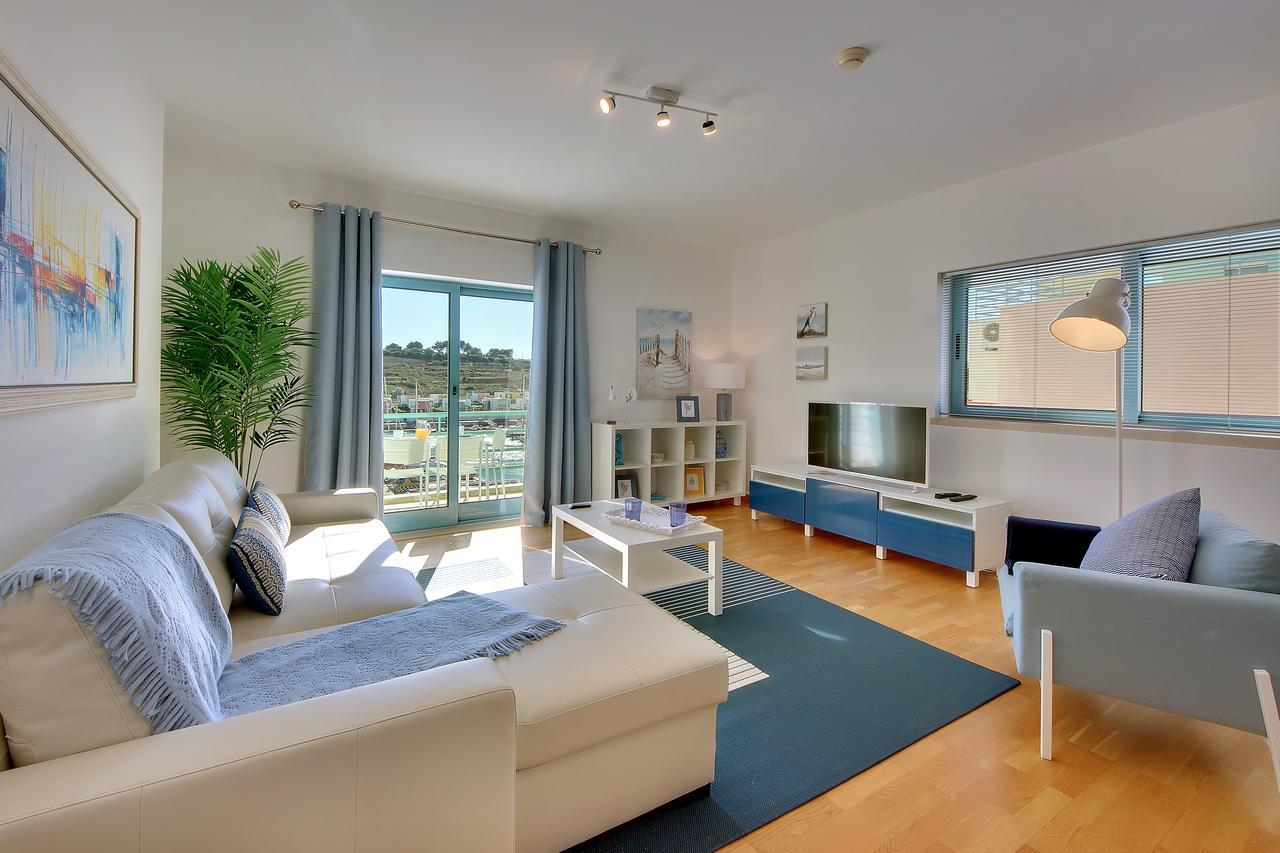 Marina Bay Apartment