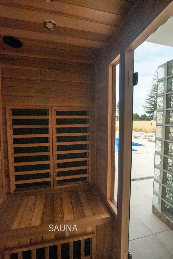 Aqua-jacuzzi-heatable Pool-sauna-gym-snooker * Albufeira